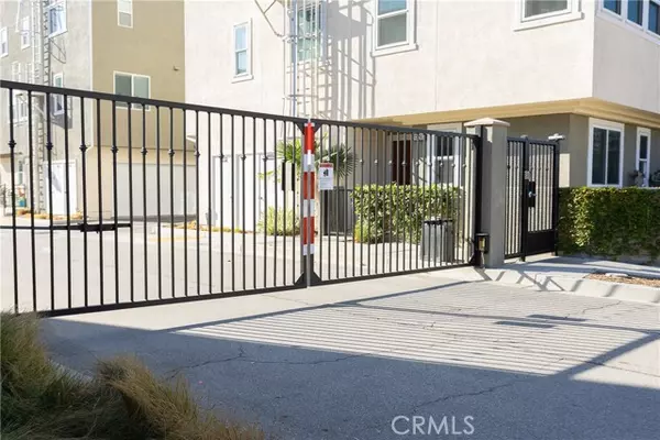 Sylmar, CA 91342,13219 Shaw LN