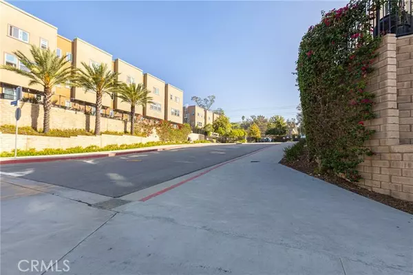 Sylmar, CA 91342,13219 Shaw LN
