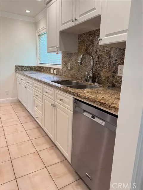 Calabasas, CA 91302,4728 Park Granada 230