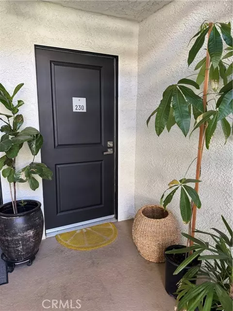 Calabasas, CA 91302,4728 Park Granada 230