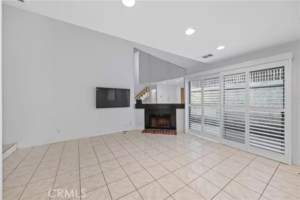 Whittier, CA 90601,5577 Pioneer 5