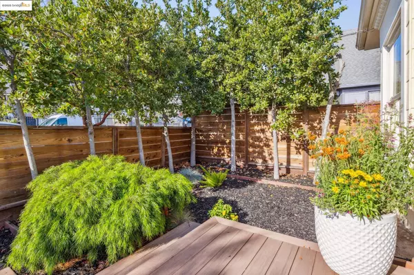 Oakland, CA 94606,2728 12th Ave