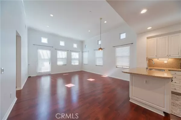 Irvine, CA 92618,41 Courant