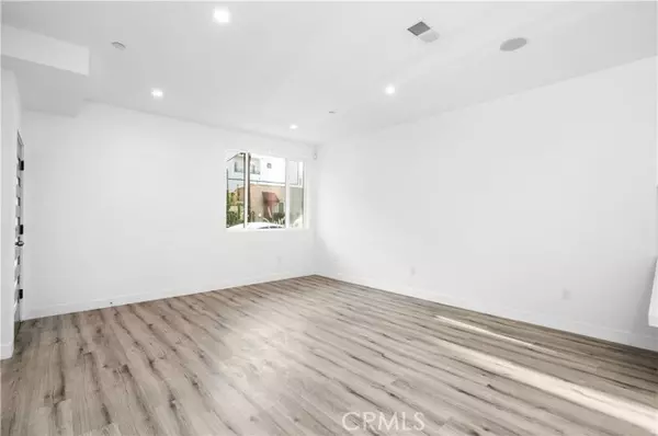 North Hollywood, CA 91601,10857 Morrison