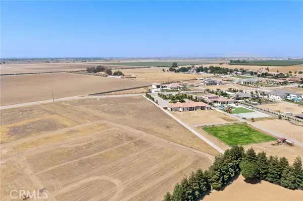 Bakersfield, CA 93314,0 Tiata