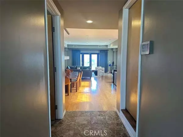 Los Angeles, CA 90065,1218 Olancha Dr