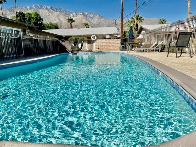 Palm Springs, CA 92262,686 E Cottonwood RD 1