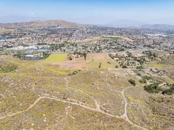 Moreno Valley, CA 92557,O Samuel WAY