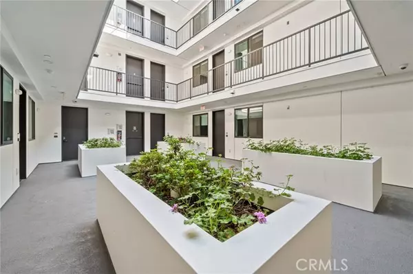 Van Nuys, CA 91405,7510 Sepulveda BLD