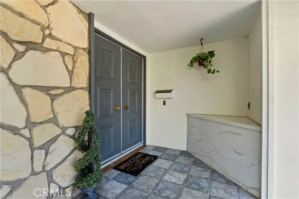 Lynwood, CA 90262,4272 Niland St