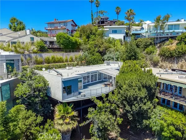 Los Angeles, CA 90069,9400 Sierra Mar DR