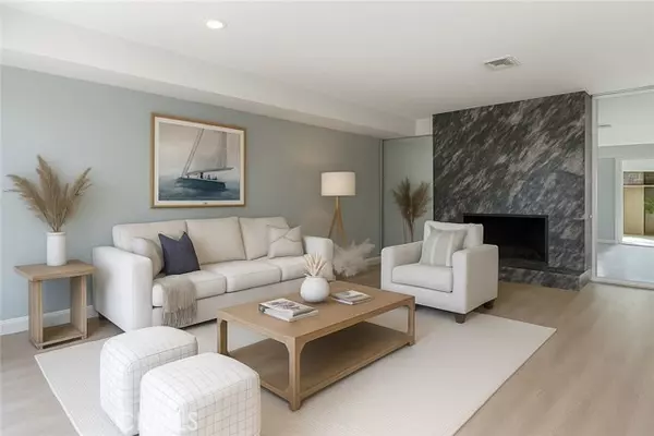 Rancho Palos Verdes, CA 90275,5726 Sunmist DR