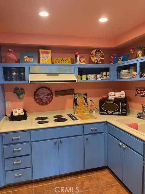 Palm Springs, CA 92262,487 Village Square W.