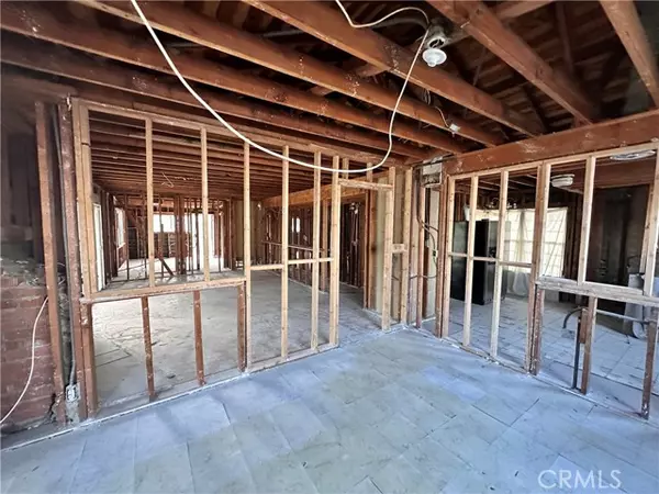 Northridge, CA 91324,18708 Schoenborn