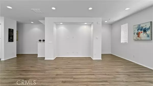 Glendora, CA 91740,422 W Route 66 100