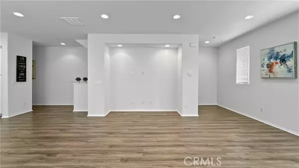 Glendora, CA 91740,422 W Route 66 100