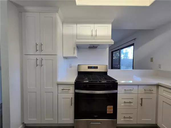 210 E Walnut Avenue A, Monrovia, CA 91016