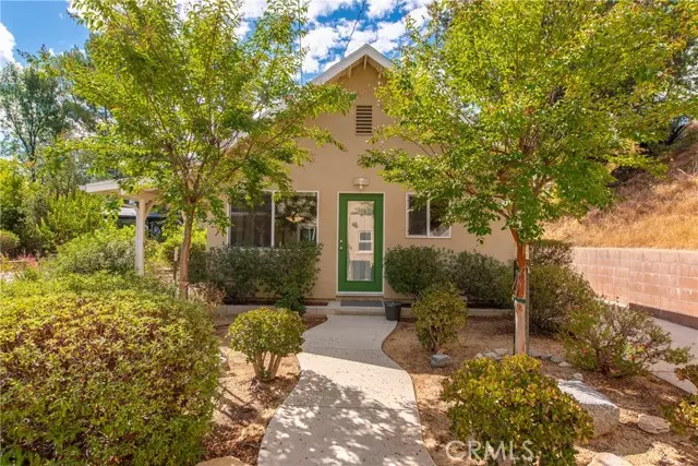 23416 COMMUNITY ST B, West Hills, CA 91304