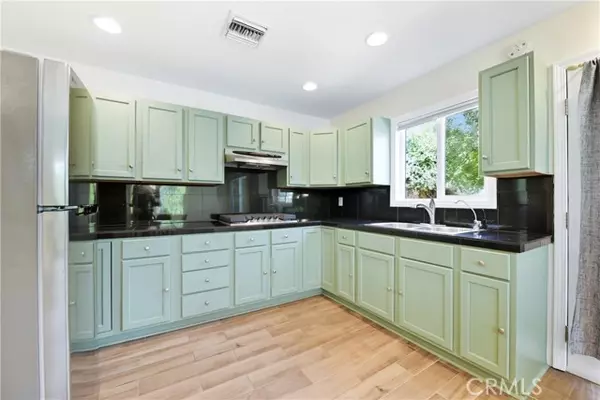 West Hills, CA 91304,23416 COMMUNITY ST B