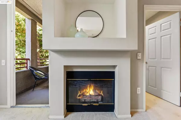 Oakland, CA 94618,200 Caldecott Ln 206