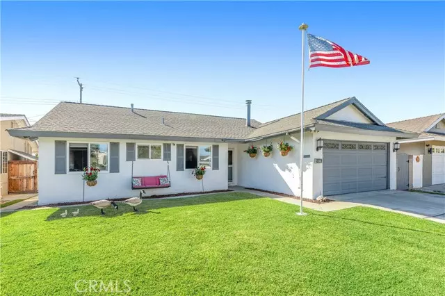 20111 Marina LN, Huntington Beach, CA 92646