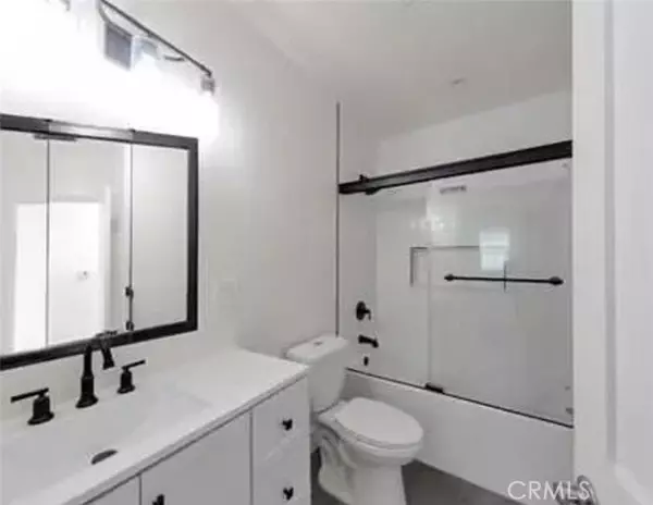 North Hollywood, CA 91606,6159 Clybourn AVE