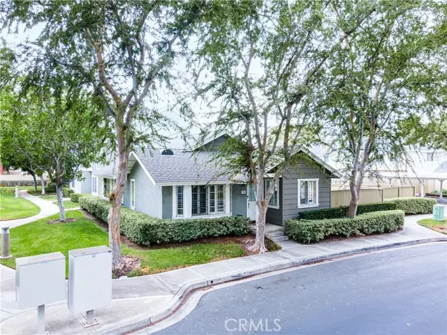 63 Thicket 43, Irvine, CA 92614