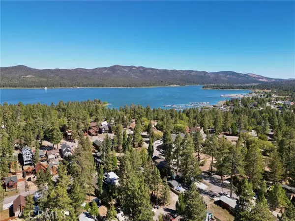 Big Bear Lake, CA 92315,40235 Guinan LN