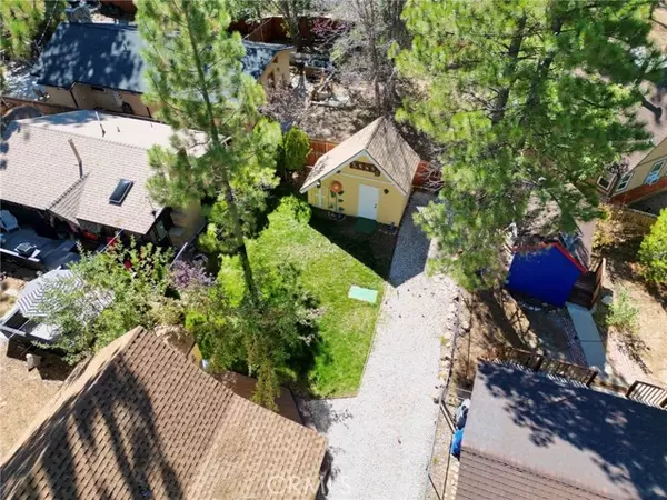 Big Bear Lake, CA 92315,40235 Guinan LN