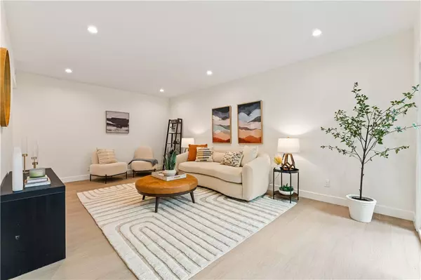 Tarzana, CA 91356,18307 #7 Burbank blvd