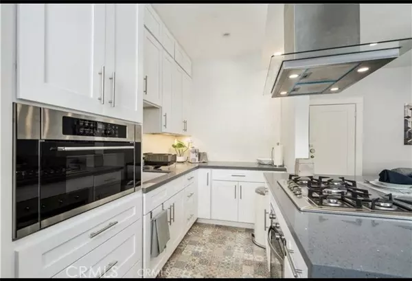 Long Beach, CA 90802,325 W 3rd ST