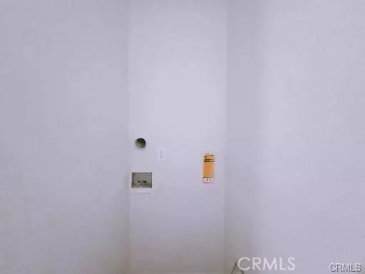 Los Angeles, CA 90021,754 E 17th ST