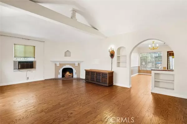 Los Angeles, CA 90034,2624 S Garth AVE