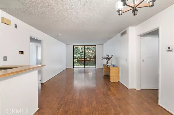 Los Angeles, CA 90042,3961 Via Marisol 233