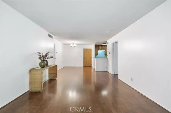 Los Angeles, CA 90042,3961 Via Marisol 233