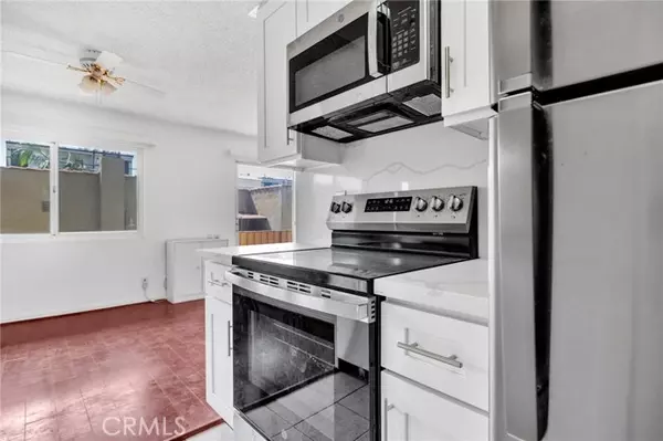 Los Angeles, CA 90036,525 N Sycamore AVE 326