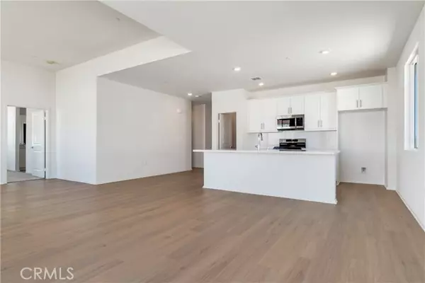 Lancaster, CA 93535,1577 E Houlguin ST