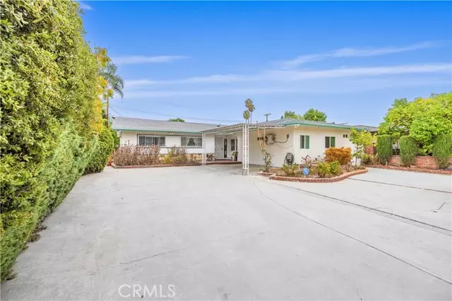 9224 9226 N Gothic AVE, North Hills, CA 91343