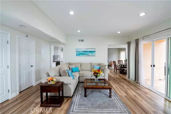 Sylmar, CA 91342,11968 Rossiter