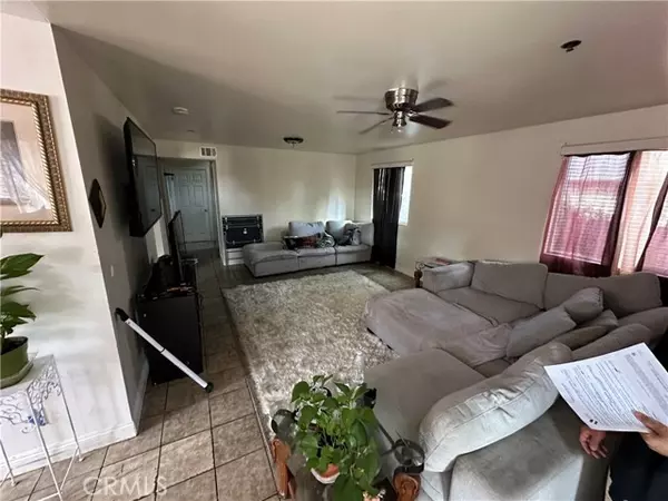 Los Angeles, CA 90044,9121 ORCH