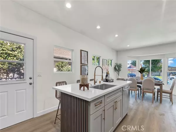 Los Angeles, CA 90018,2947 Dalton