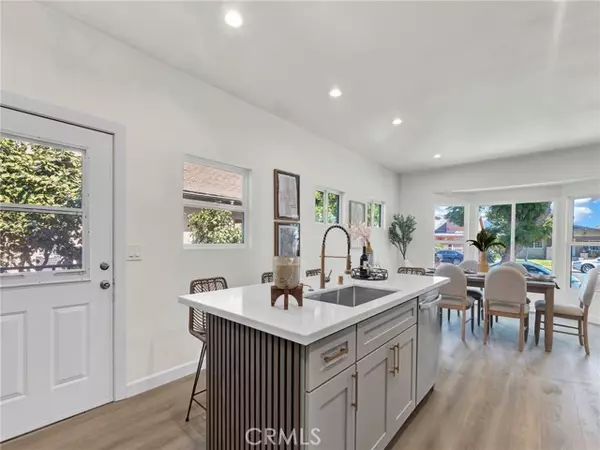 Los Angeles, CA 90018,2947 Dalton