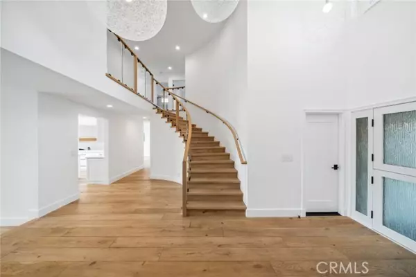 Newport Beach, CA 92663,2572 Bayshore DR