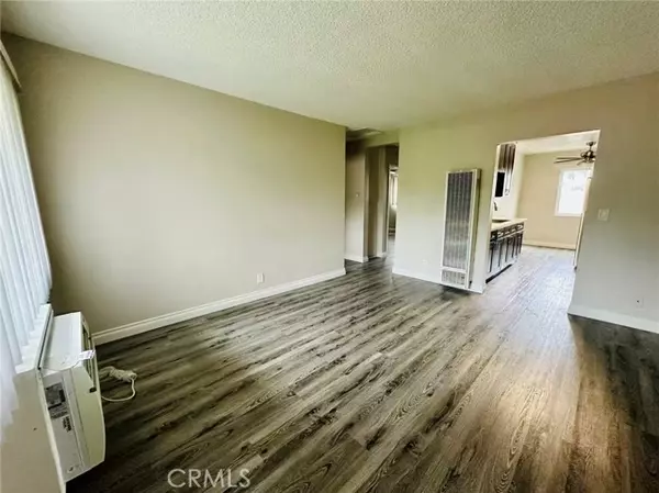 Azusa, CA 91702,933 N Alameda AVE 5