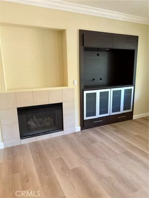 Irvine, CA 92602,61 Olivehurst