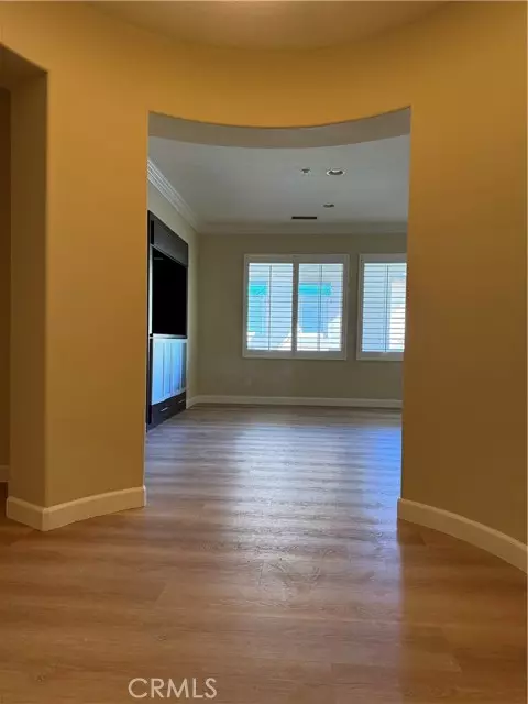 Irvine, CA 92602,61 Olivehurst