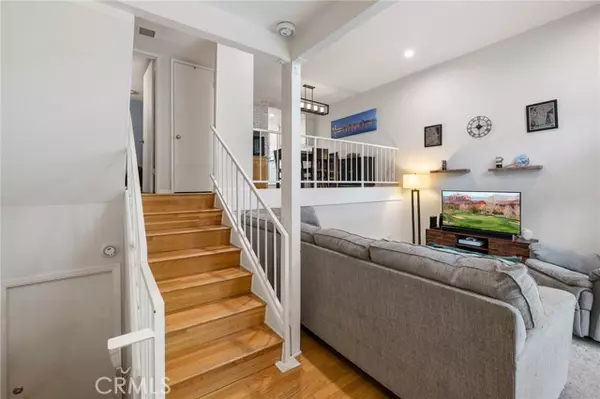 Van Nuys, CA 91405,13561 Valerio ST A