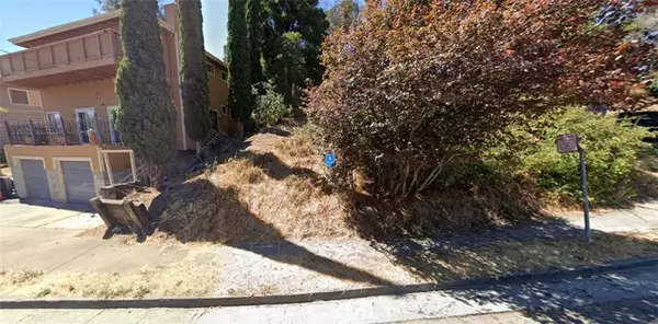 Oakland, CA 94619,4751 Redding TRCE