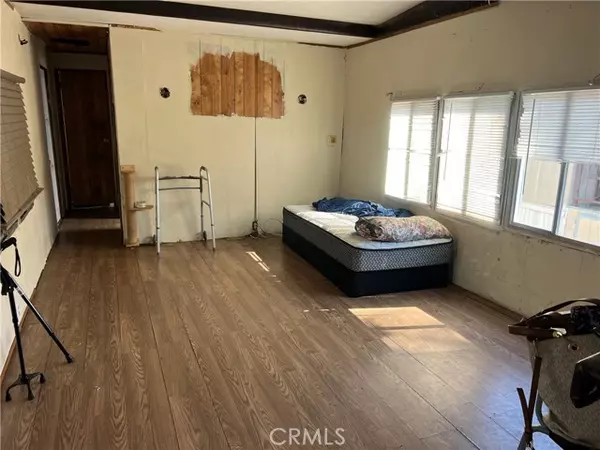 Bellflower, CA 90706,8811 Park ST 115