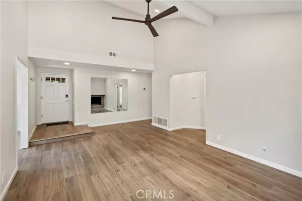 Irvine, CA 92604,4111 Reyes